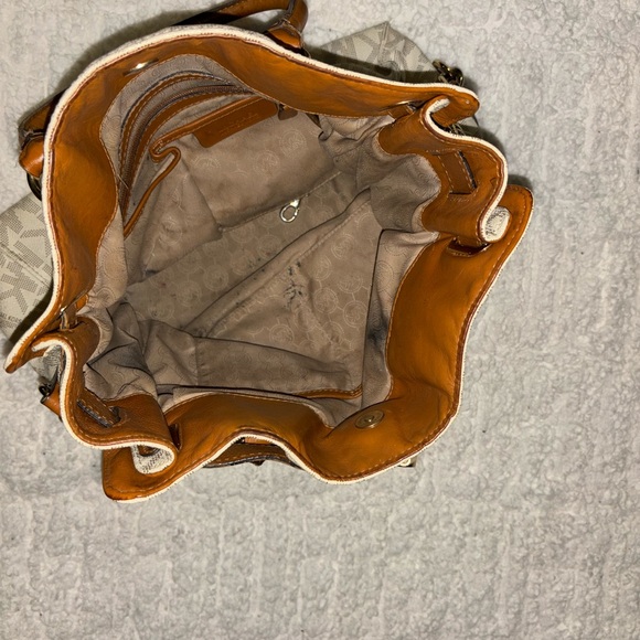 Large Michael Kors logo purse - Picture 6 of 7